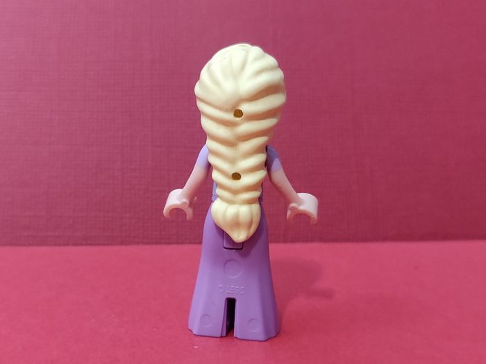 Figurine Lego Disney Raiponce - très bon état - authentique Lego - photo numéro 4