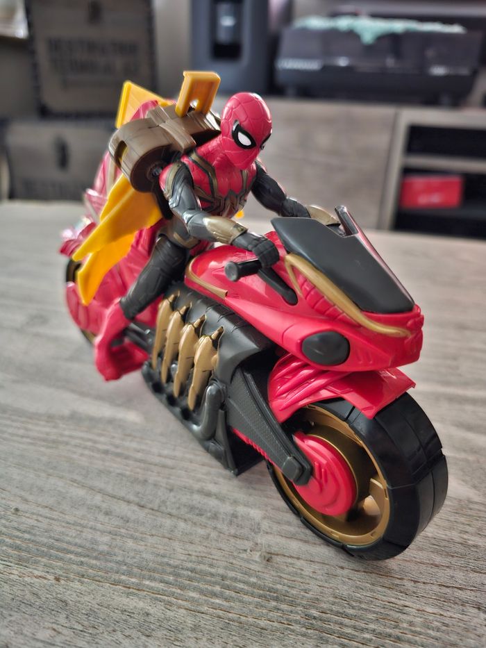 Moto arachno spyderman - photo numéro 2