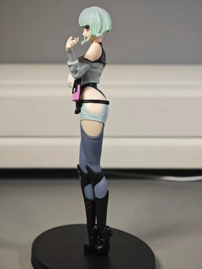 Figurine CyberPunk Edgerunners : Lucy 17cm neuve avec boîte - photo numéro 3