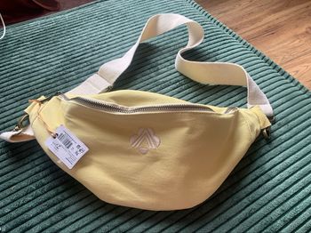 Sac banane jaune pastel