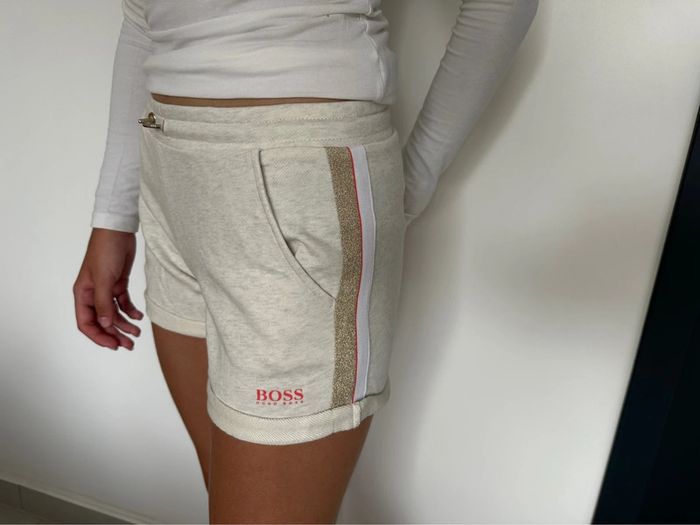 Short Hugo boss neuf 16 ans