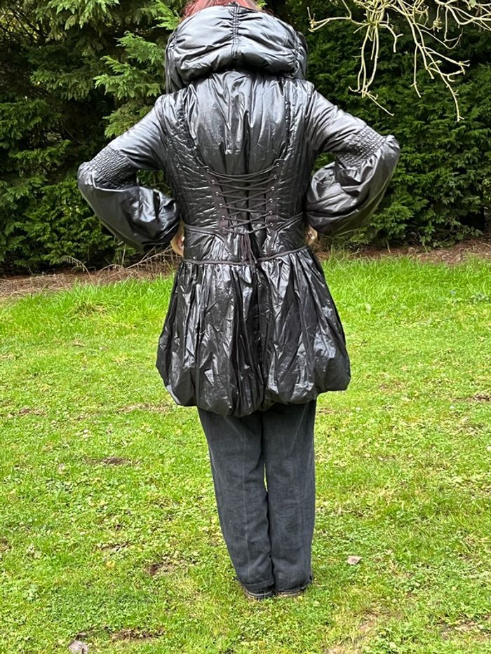 Long manteau bouffant extravagant / manteau d'hiver pour femme - photo numéro 9