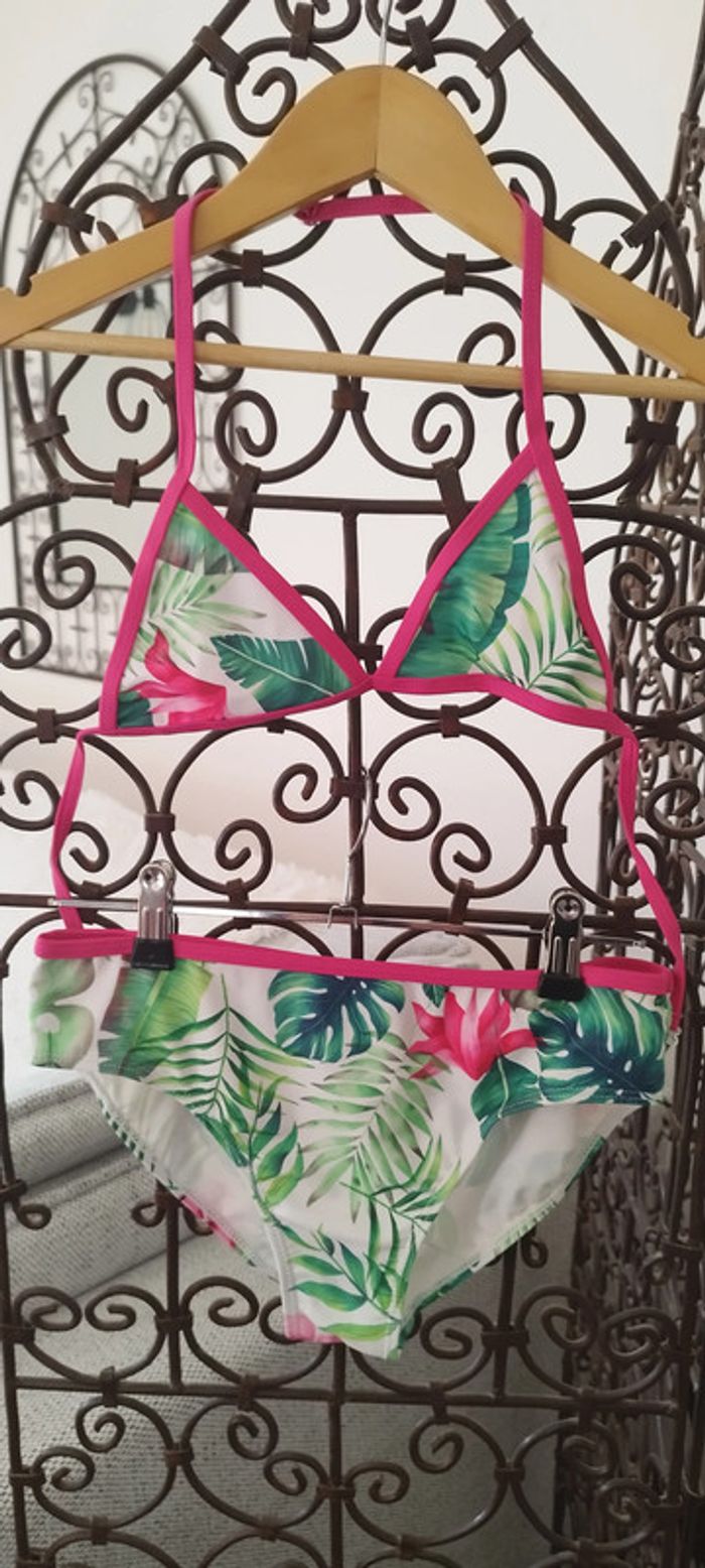 Maillot de bain très bon état. Taille 11-12 ans - photo numéro 2