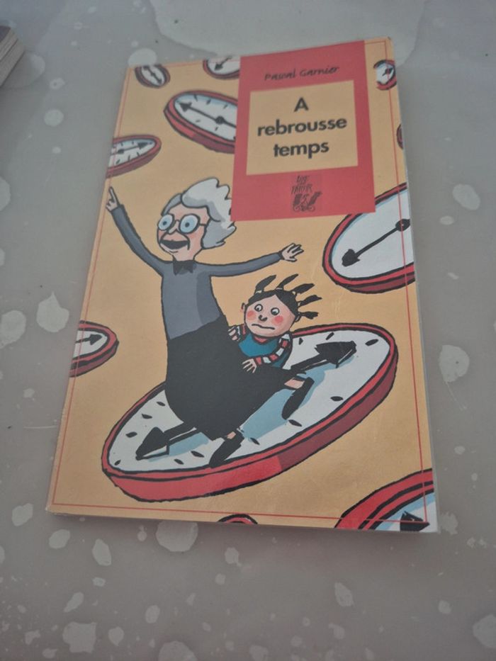 Livre à rebrousse temps