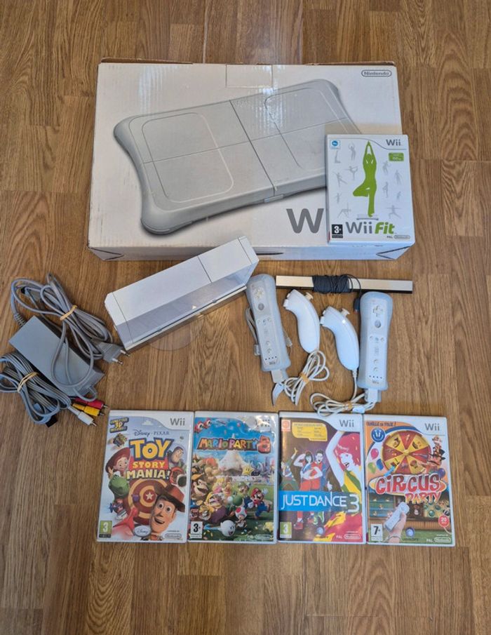 Console Nintendo wii, balance wii fit et jeux
