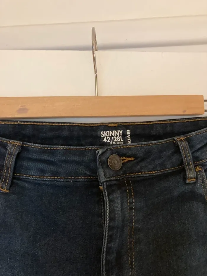 Jean skinny Kiabi longueur 7/8 (28) taille 42 - photo numéro 3