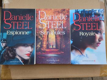 3 livres Danielle steel