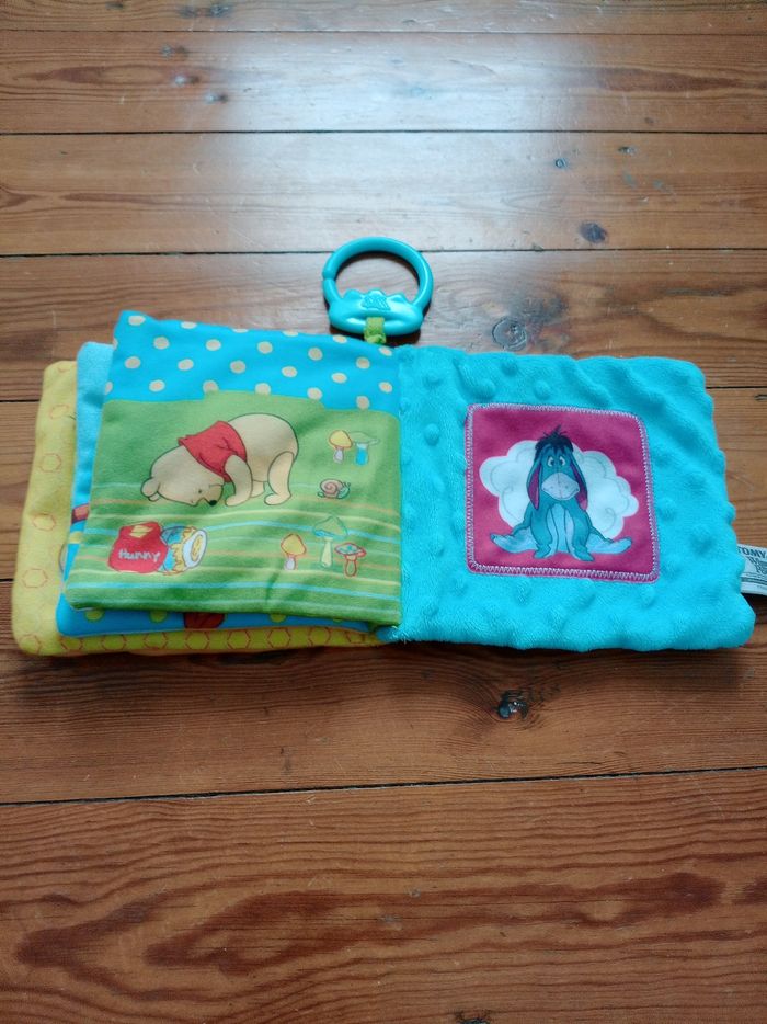 Livre tissu Winnie l'ourson Tomy Disney - photo numéro 4