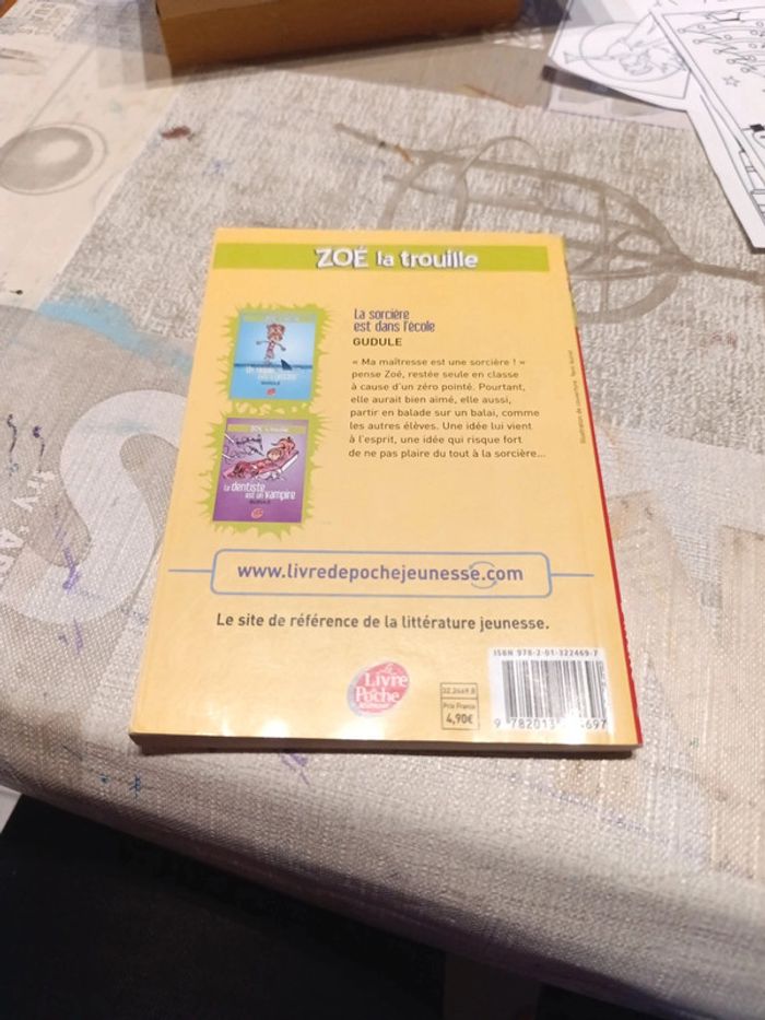 La sorcière est dans l'école, Zoé la trouille - photo numéro 2