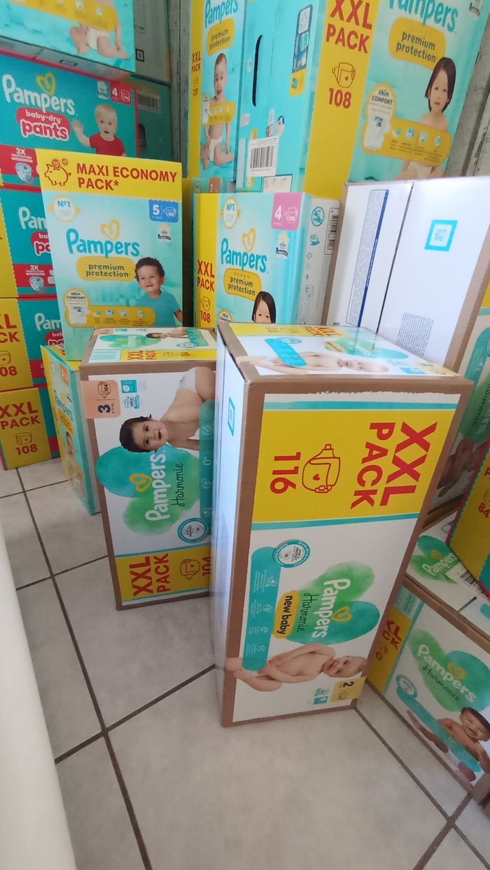 Différents lots cartons XXL Pampers neuf jamais ouvert - photo numéro 2