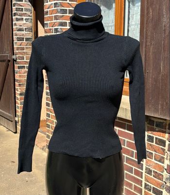 🩶 Sous-pull noir à col roulé côtelé – Taille S (36)