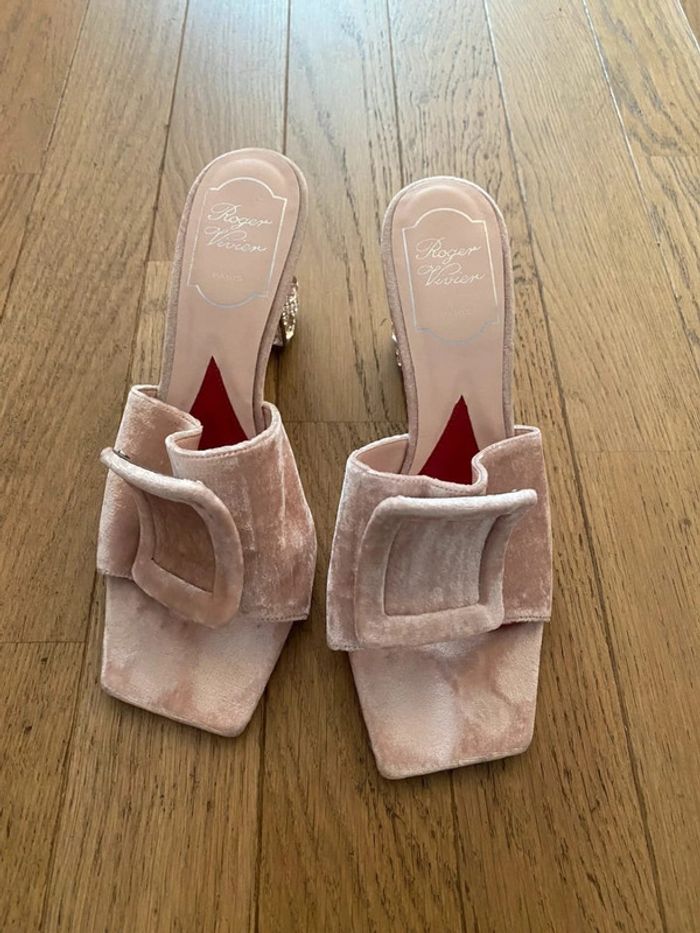 Mules en velours rose et talons strass Roger Vivier taille 36 1/2 - photo numéro 4