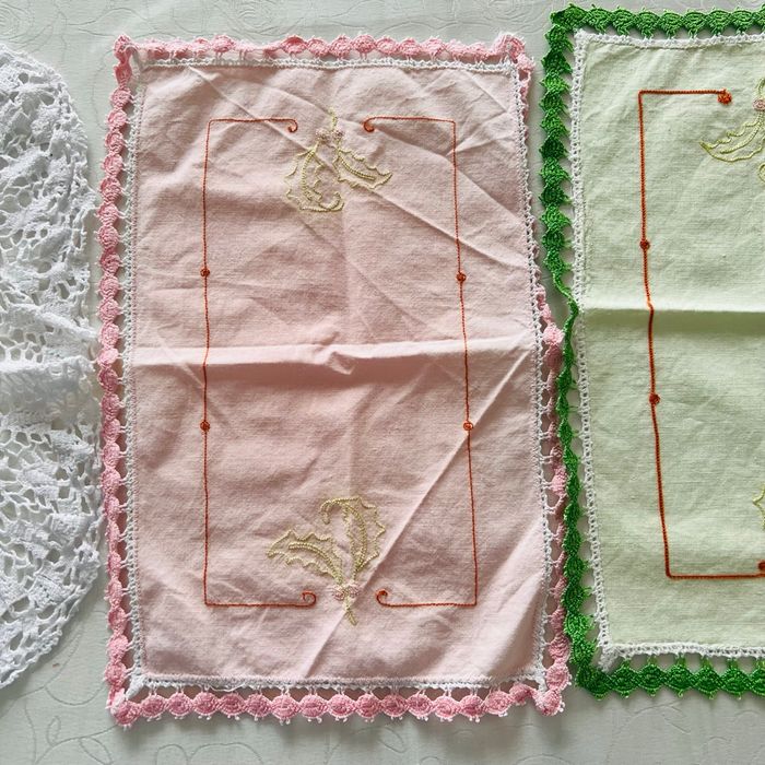 Lot 4 petits tapis / napperons dentelles - photo numéro 3