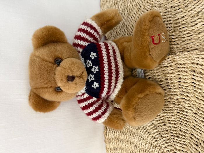 Ours en peluche Americana Aurora USA, pull patriotique brodé - photo numéro 2