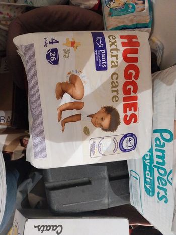 Couche cullote huggies t4 ×26