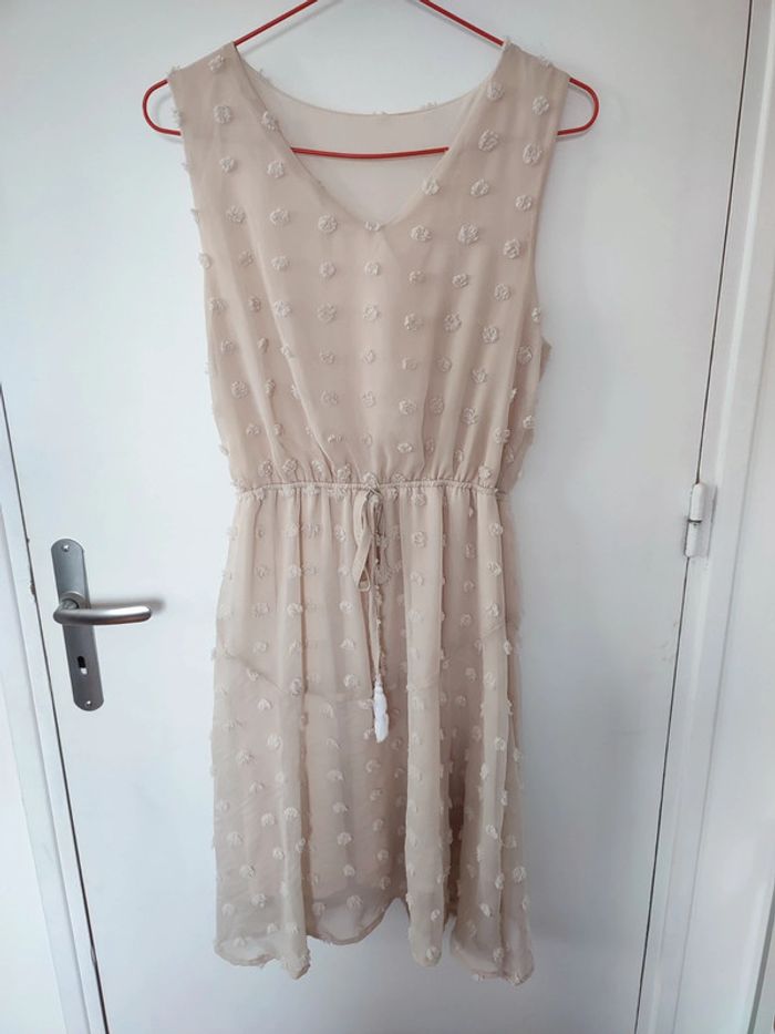 Robe beige taille 36 shein