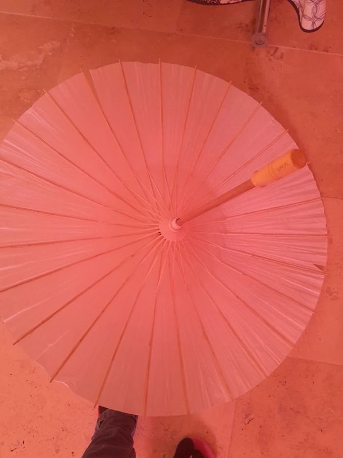 Parapluie en papier - photo numéro 2