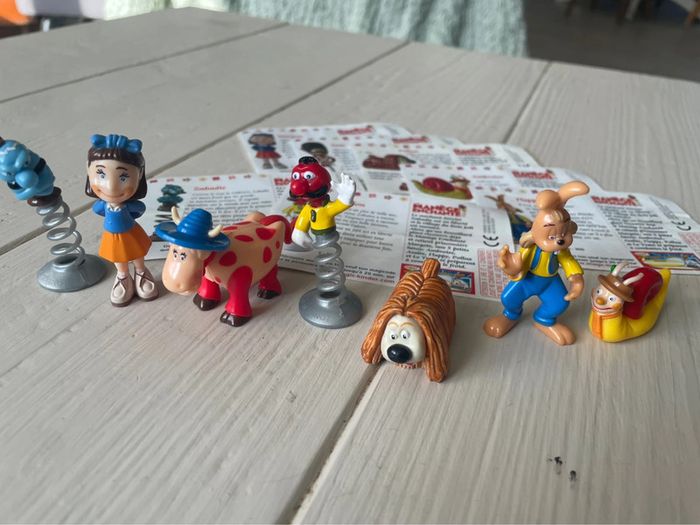 Lot de 7 figurines montables Magic Kinder Manège enchanté 2005 + Bpz