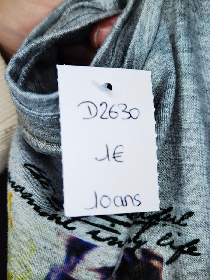 D2630 - tee-shirt fille 10 ans - photo numéro 3