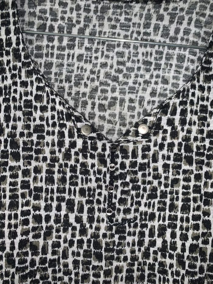 Blouse noire et blanche femme taille 42/44 - photo numéro 2