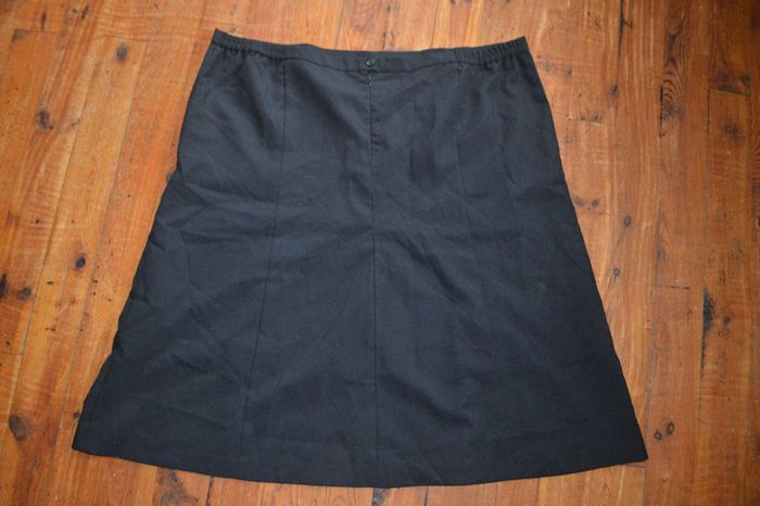 Jupe noire taille 58 Daxon - photo numéro 2