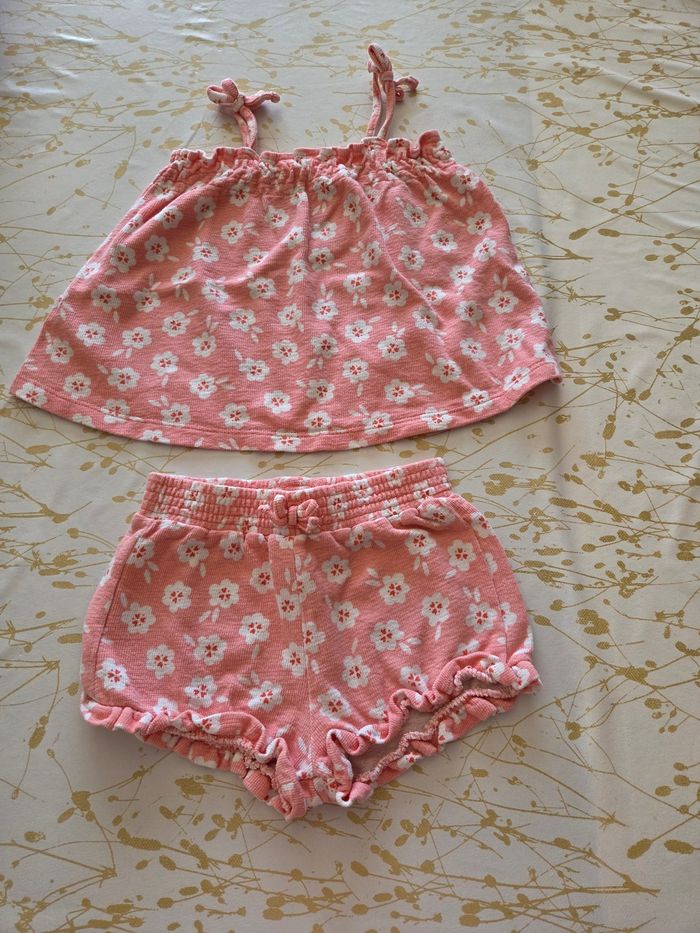 Lot de vêtements fille 23 / 24 mois - Très bon état - photo numéro 2