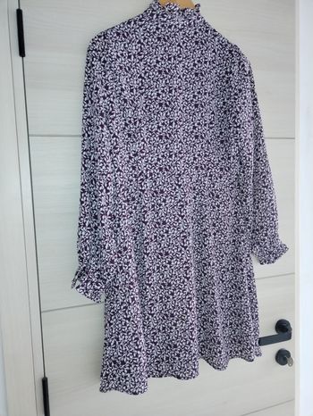 Robe colle et manche semi bouffantes