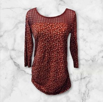 Pull maternité rouge col dentelle à noué