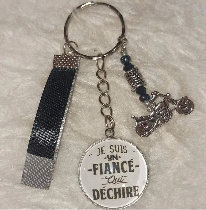 Cadeau fiancé, porte clé message " fiancé qui dechire"