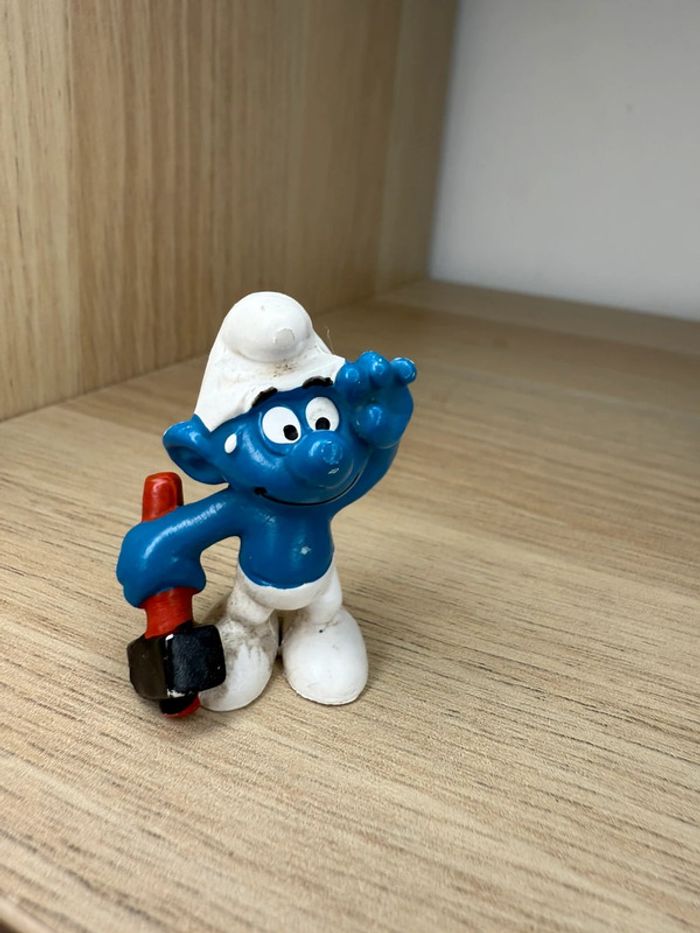 Schtroumpfs bricoleur marteau bully
