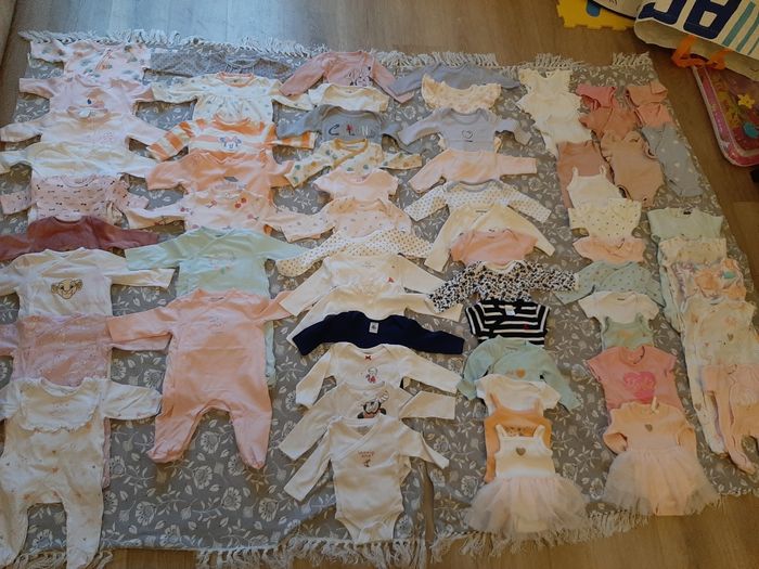 Gros lot bebe fille 0 à 3mois