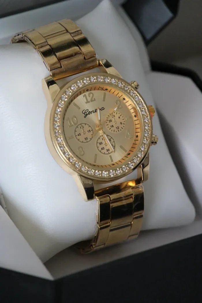 Montre élégante , dorée, marque Geneva + 3 bracelets offerts - photo numéro 3