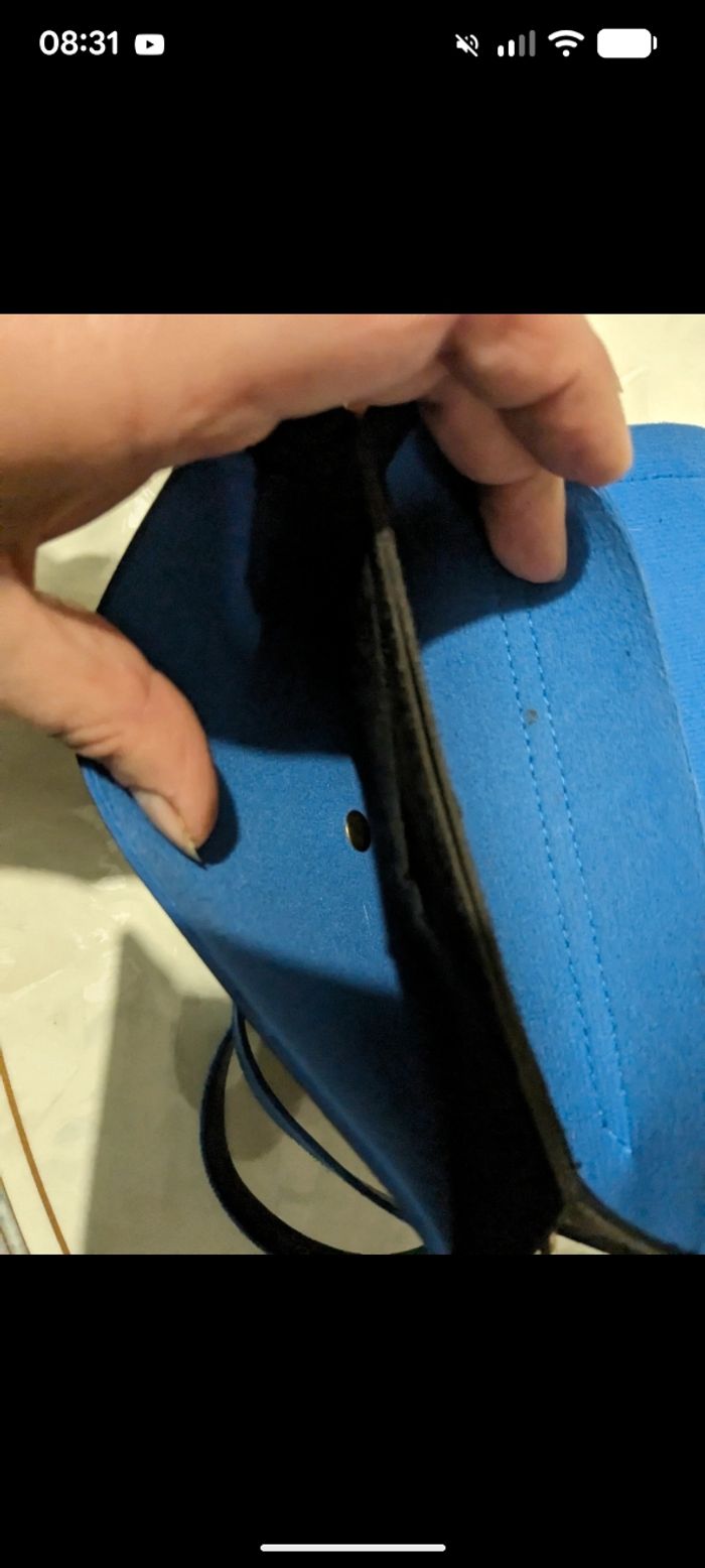 Beau sac bandoulière noir , dorure et bleu. - photo numéro 4