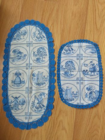 Lot de 2 napperons vintage