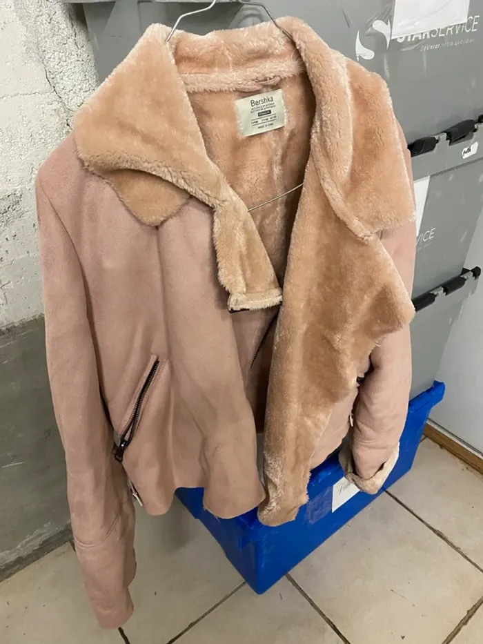 Veste femme perfecto daim bershka m bon état - photo numéro 2