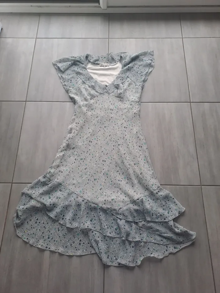 Robe midi à volant gris Taille 40