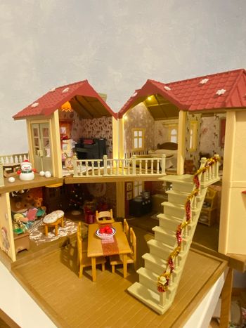 Grande maison Sylvanian éclairée , famille rennes Noël