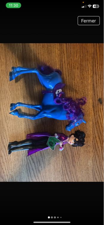 Monster High madame sans tête et son cheval