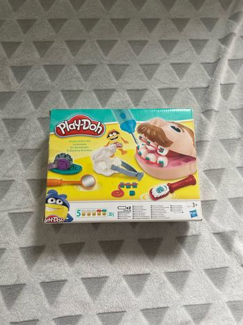 Jeux dentiste play-doh