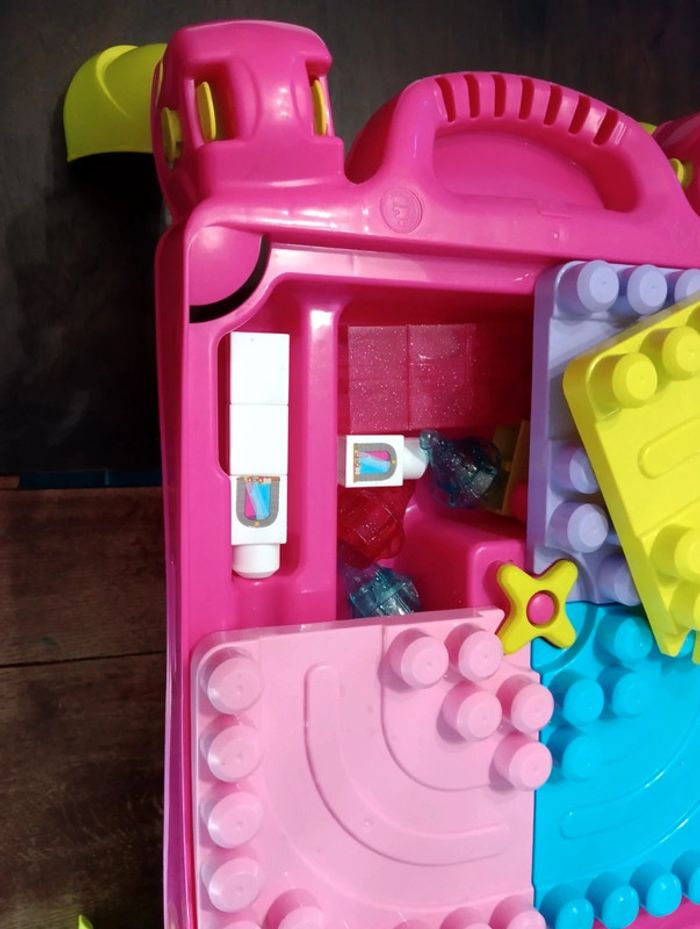 Table d'activités méga bloks Princesse - photo numéro 3