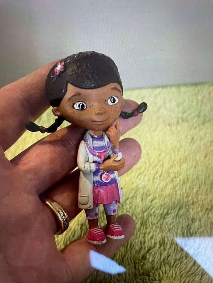 Figurine Docteur la Peluche Disney - photo numéro 2