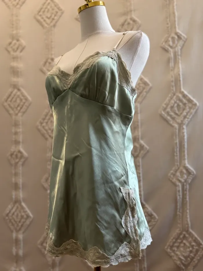 Nuisette satin vert amande avec dentelle – Dolled Up by Fanc, taille L - photo numéro 2
