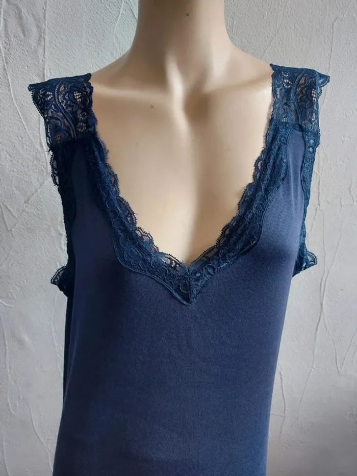 Charmante nuisette bleu marine avec dentelle Taille M - photo numéro 3