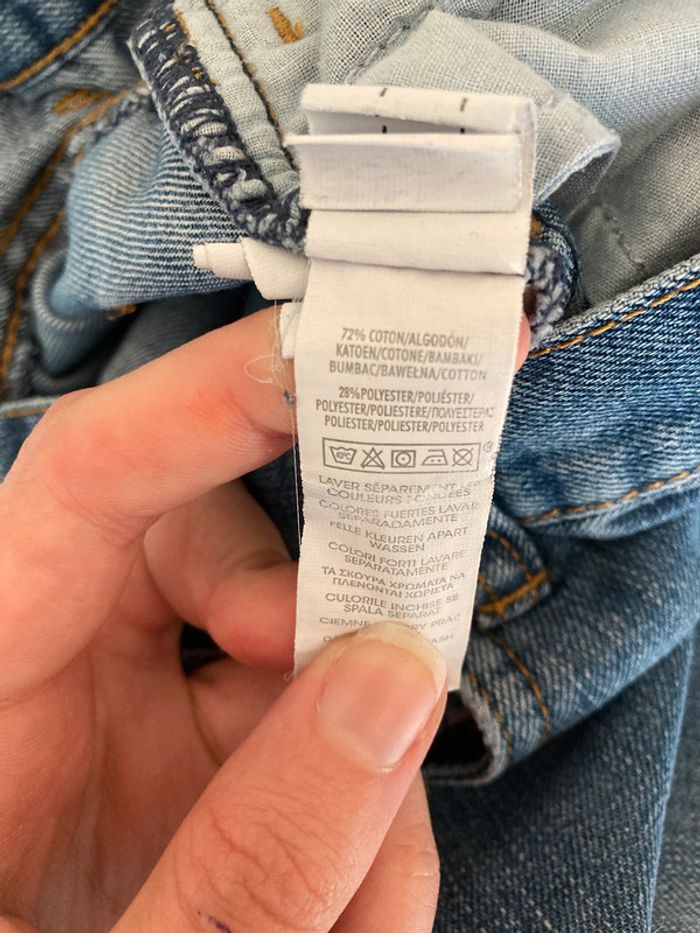 jean bleu déchiré - photo numéro 2