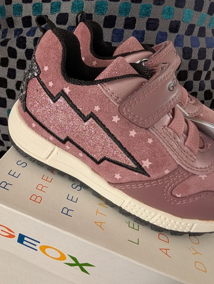 Baskets fille en cuir et autre cuir. Taille 22. Neuf. Geox - photo numéro 4