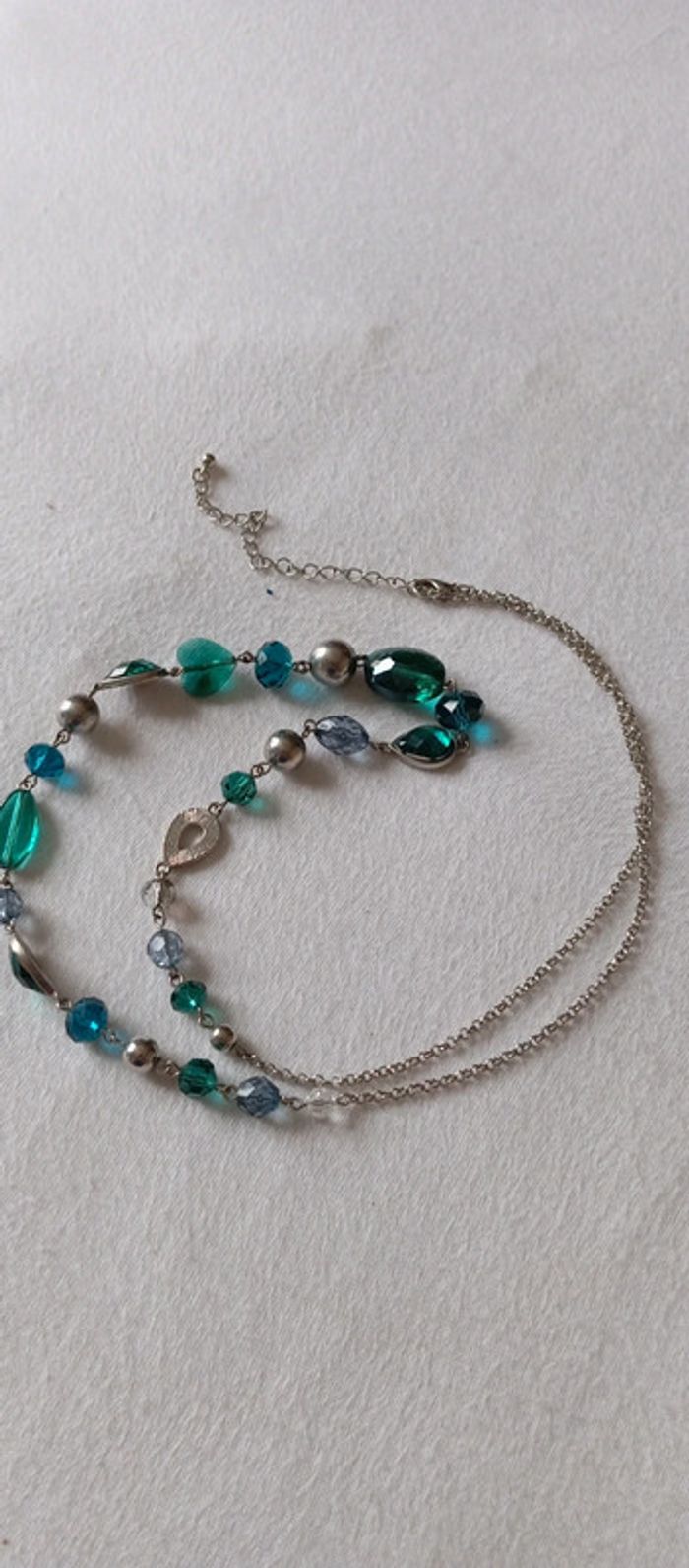 Sautoir tons vert bleu - photo numéro 5