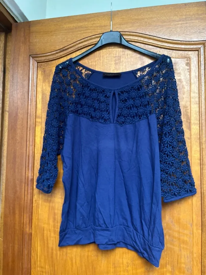 T-shirt crescendo manches en dentelle