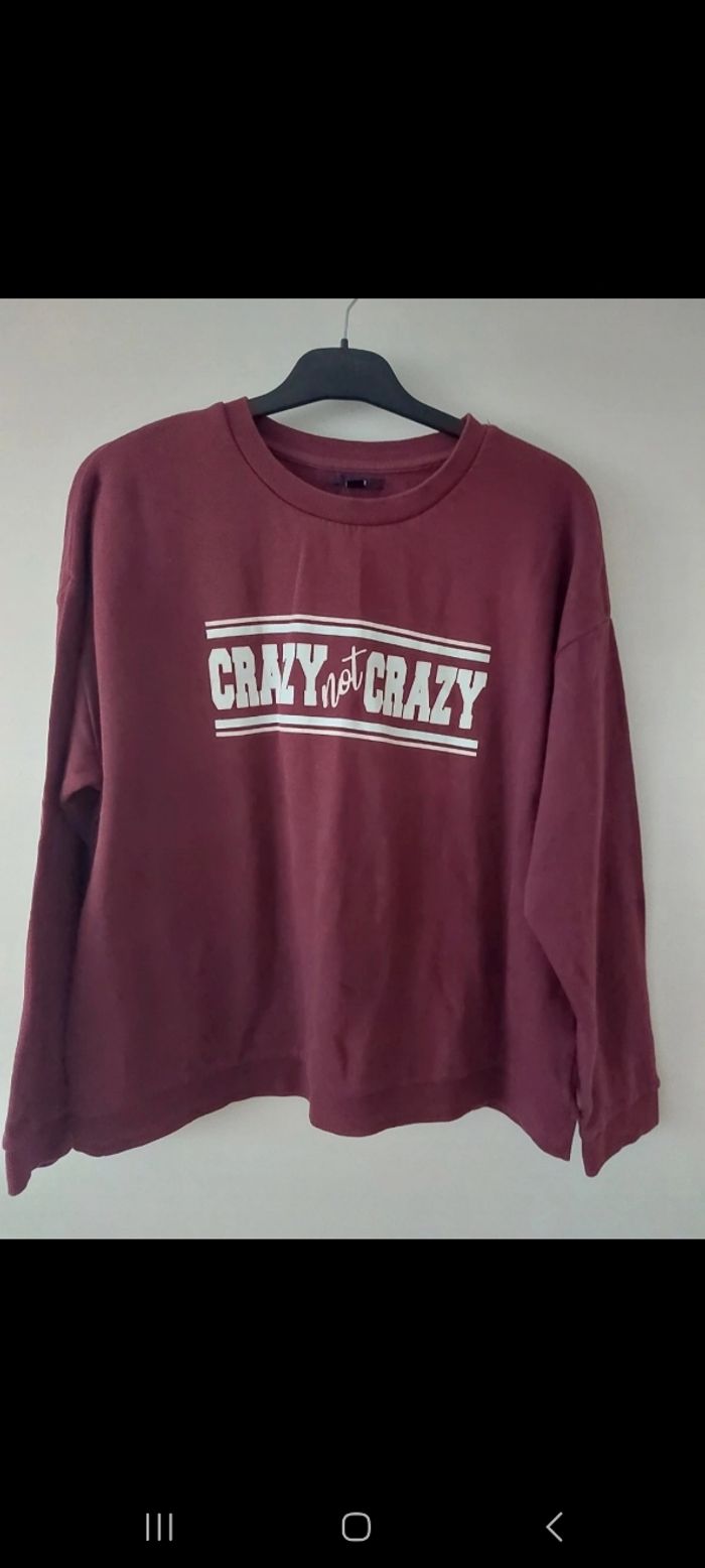 Pull sweat couleur bordeaux