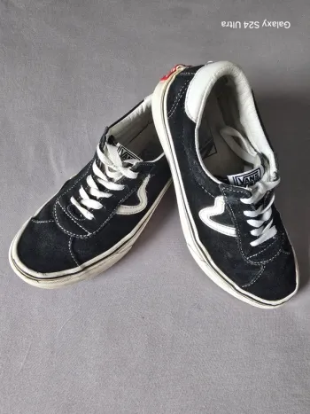 Vans Old Skool noires et blanches - Taille 37 - Bon état