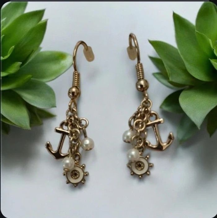 Boucles d'oreilles pendentif thème mer En très bon état - photo numéro 2